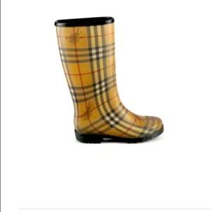 Authentic Burberry winter/rain boots